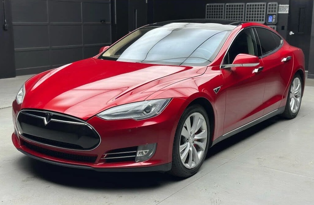 Tesla Model S P85D